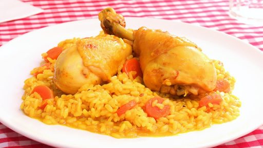 el tradicional pollo con arroz