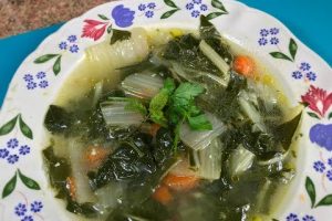 Deliciosa receta de sopa de acelga para disfrutar en casa